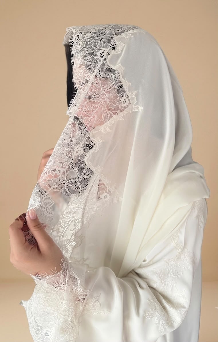 OSH-0026 - Ivory Myrtle in Lace